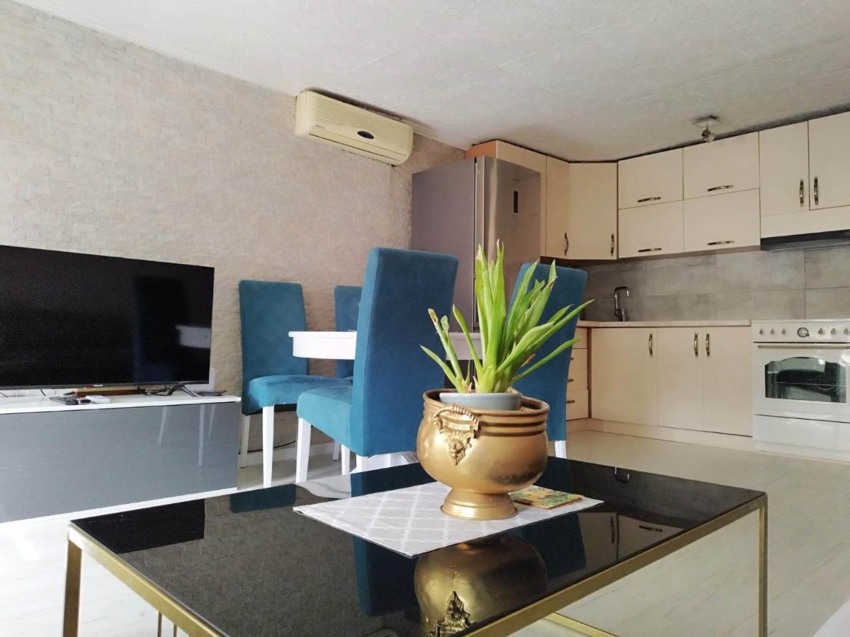 Apartment With Garden Hanja موستار المظهر الخارجي الصورة