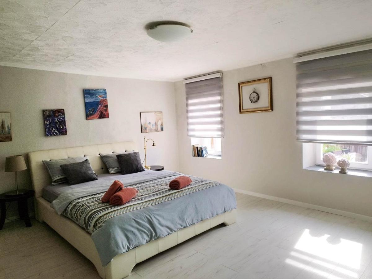 Apartment With Garden Hanja موستار المظهر الخارجي الصورة